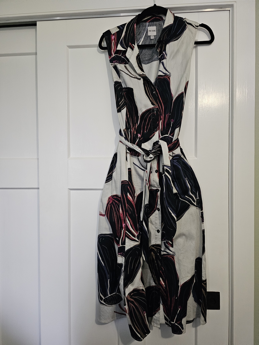 NIC+ZOE White Midi Shirt Dress with Black and Pink Leaf Print